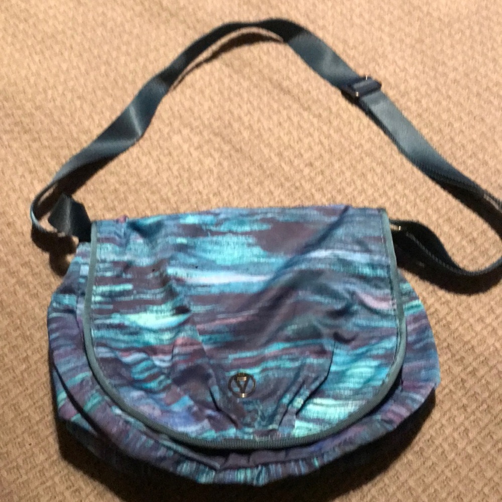 Ivivva bag